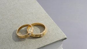 cincin tunangan emas rosegold